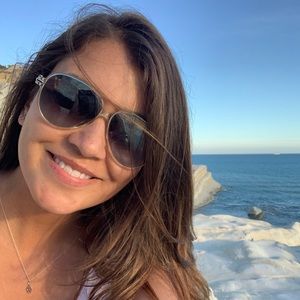 Meet your Posher, Cristina